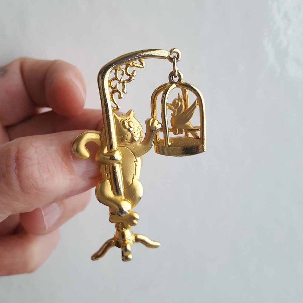 🌙Large Signed JJ Vintage Cat Brooch Pin Moving Parts - Picture 2 of 10